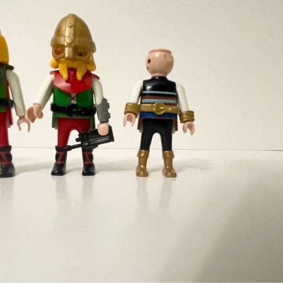 Lot of 4 Playmobil Figures Toys - Picture 3 of 10